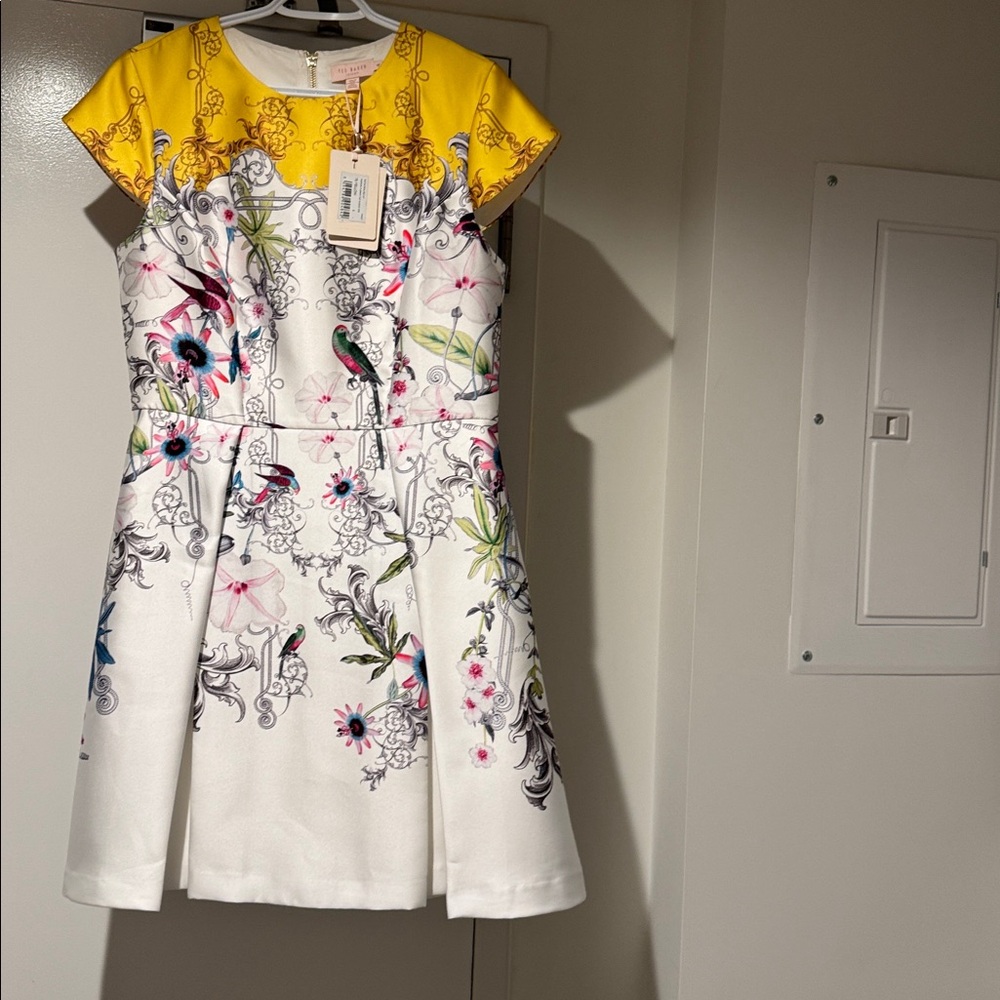 Chic Yellow and White Floral Dress Ted Baker - Picture 11 of 11